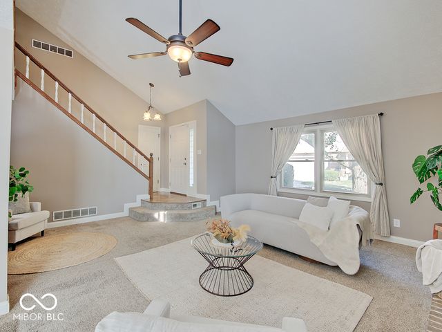 7424 Castleton Farms North Drive, Indianapolis, IN 46256