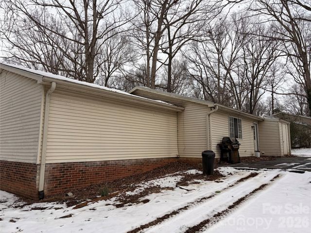 6417 Holly Knoll Drive, Charlotte, NC 28227