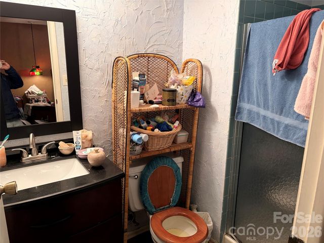 6417 Holly Knoll Drive, Charlotte, NC 28227