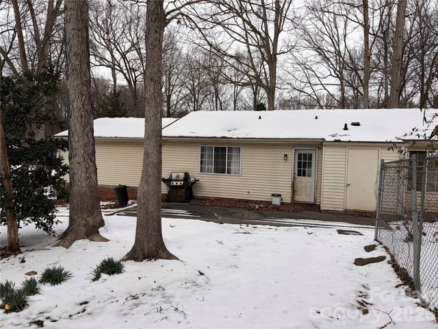 6417 Holly Knoll Drive, Charlotte, NC 28227