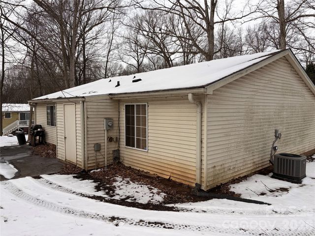 6417 Holly Knoll Drive, Charlotte, NC 28227