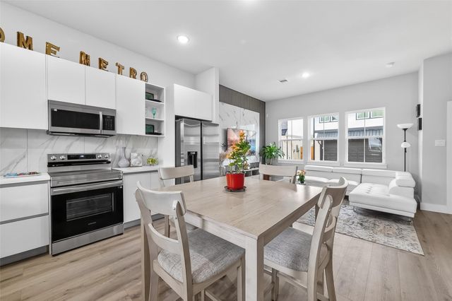 6702 Metro Blvd 2, Houston, TX 77083