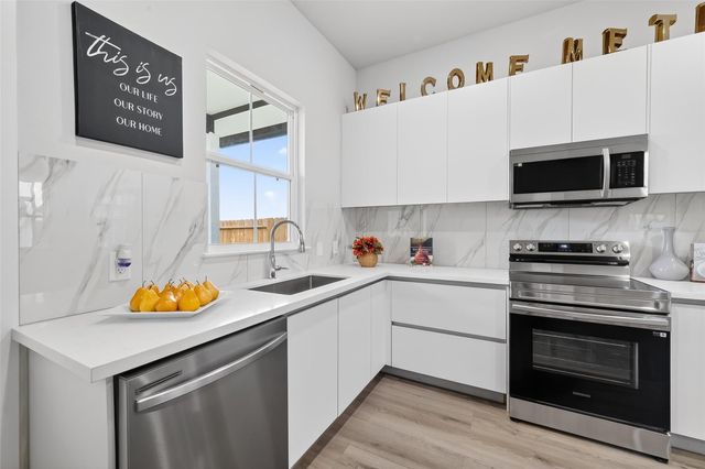 6702 Metro Blvd 2, Houston, TX 77083