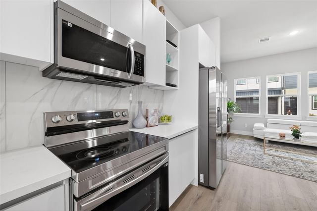 6702 Metro Blvd 2, Houston, TX 77083