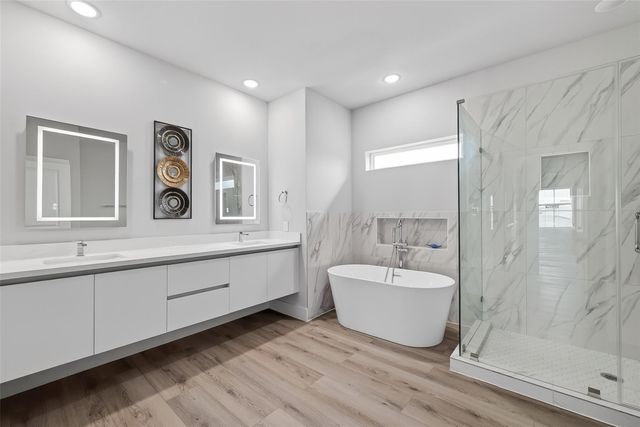 6702 Metro Blvd 2, Houston, TX 77083