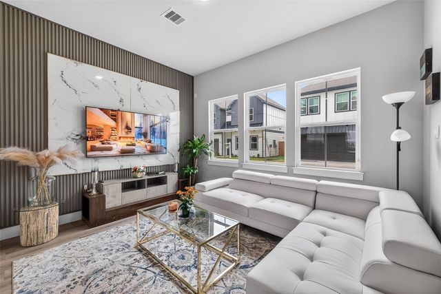 6702 Metro Blvd 2, Houston, TX 77083