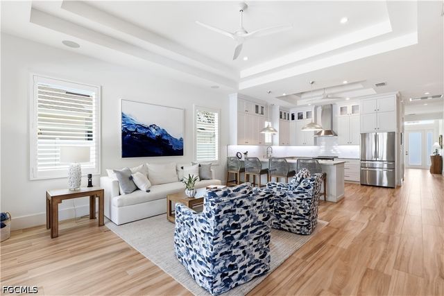 553 106th AVE N, Naples, FL 34108