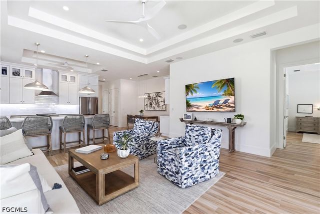 553 106th AVE N, Naples, FL 34108