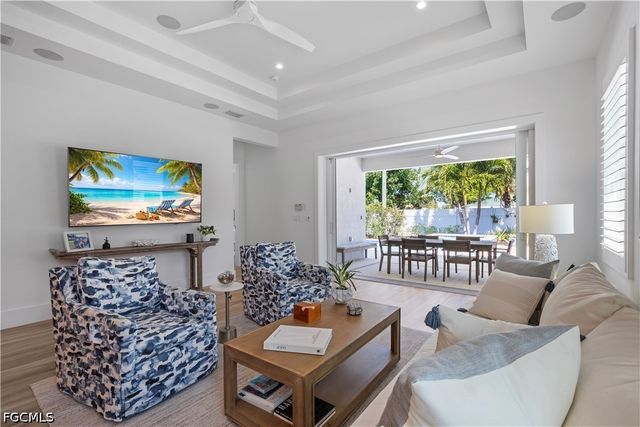 553 106th AVE N, Naples, FL 34108