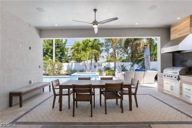 553 106th AVE N, Naples, FL 34108