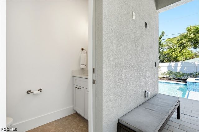 553 106th AVE N, Naples, FL 34108