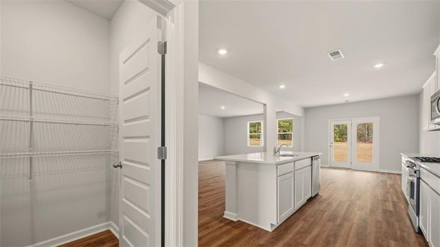 41 Weymouth Drive, Locust Grove, GA 30248