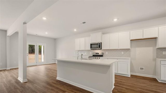 41 Weymouth Drive, Locust Grove, GA 30248