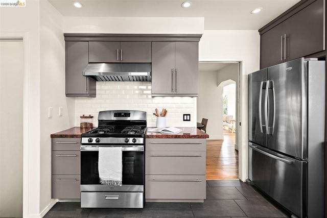 3842 Enos Ave, Oakland, CA 94619