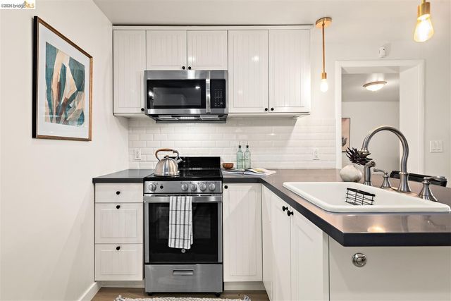 3842 Enos Ave, Oakland, CA 94619