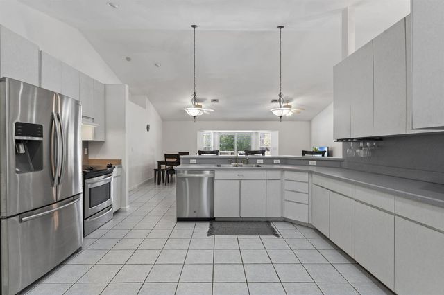 620 39th Court SW, Vero Beach, FL 32968