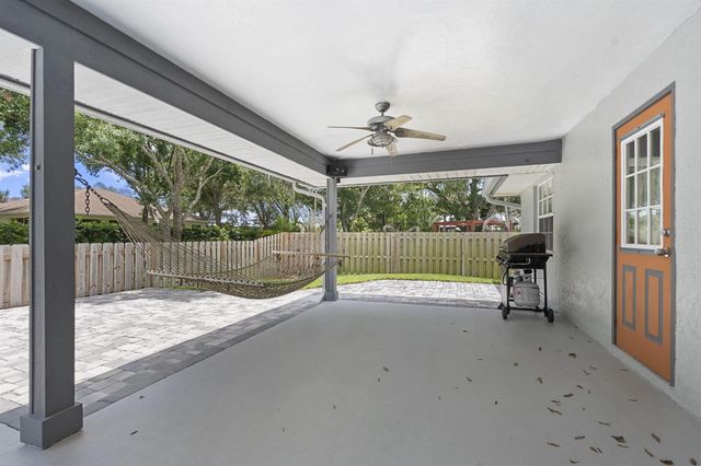 620 39th Court SW, Vero Beach, FL 32968