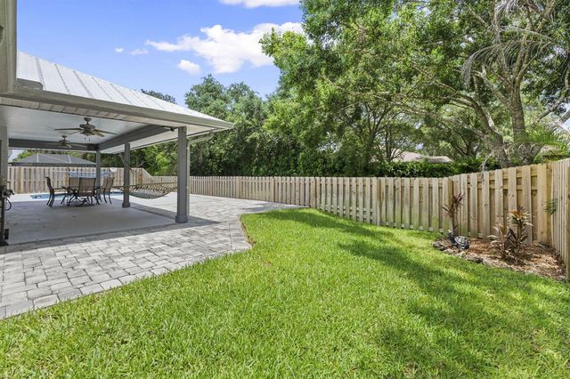 620 39th Court SW, Vero Beach, FL 32968