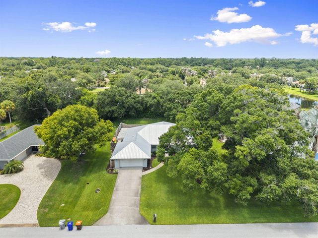 620 39th Court SW, Vero Beach, FL 32968