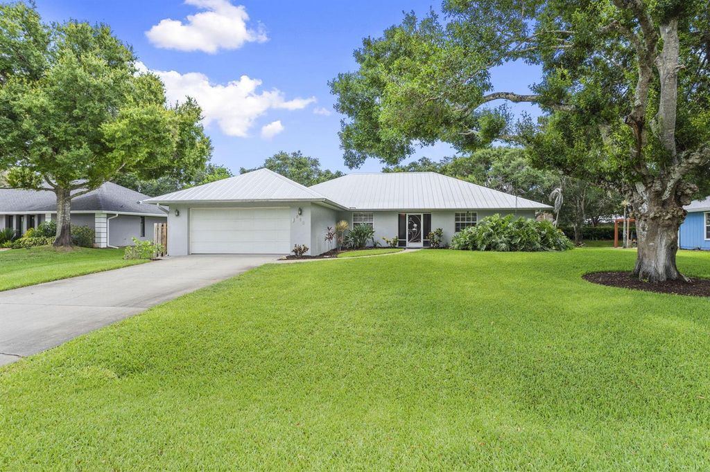 620 39th Court SW, Vero Beach, FL 32968