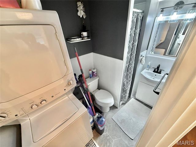 4342 Forest De Ville Drive G, Oakville, MO 63129