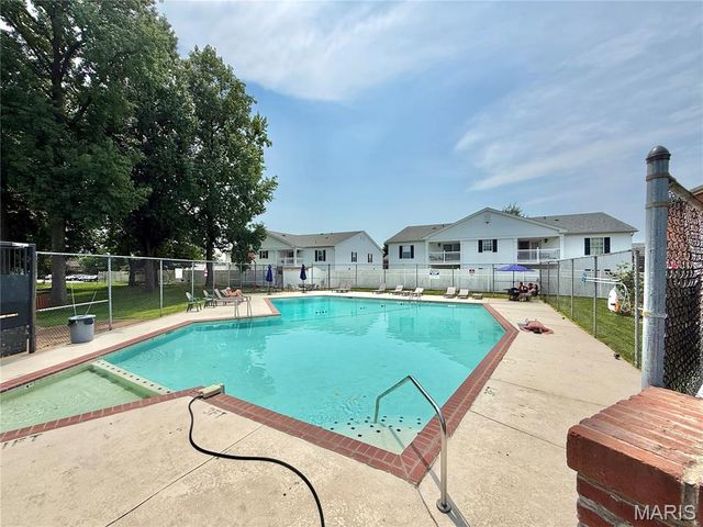 4342 Forest De Ville Drive G, Oakville, MO 63129