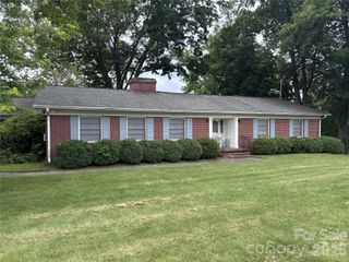 625 Vance Street, Waynesville, NC 28786