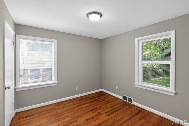 8004 Monroe Avenue, St Louis, MO 63114