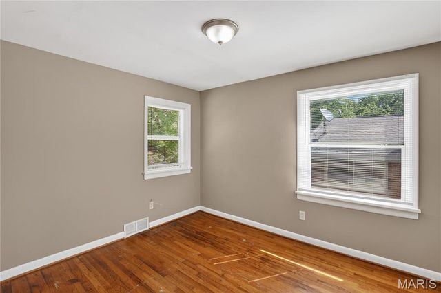 8004 Monroe Avenue, St Louis, MO 63114