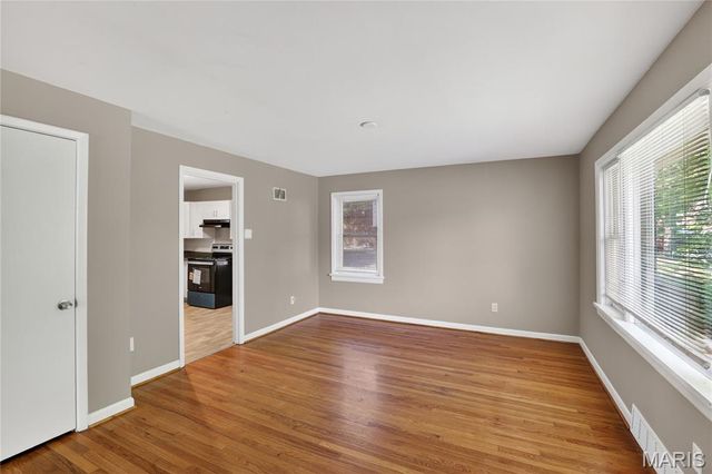 8004 Monroe Avenue, St Louis, MO 63114