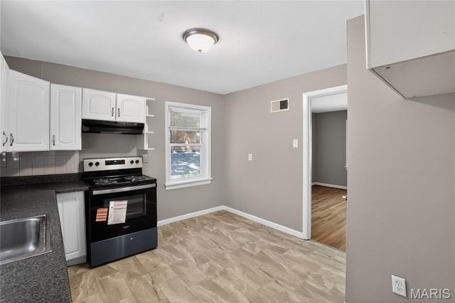 8004 Monroe Avenue, St Louis, MO 63114