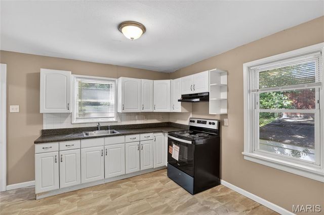 8004 Monroe Avenue, St Louis, MO 63114