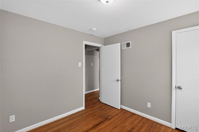 8004 Monroe Avenue, St Louis, MO 63114