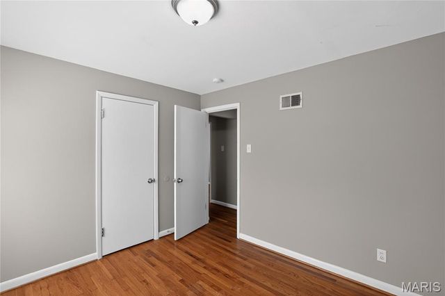 8004 Monroe Avenue, St Louis, MO 63114
