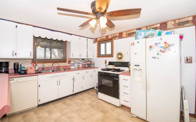 2252 W Drake Road, Kendallville, IN 46755