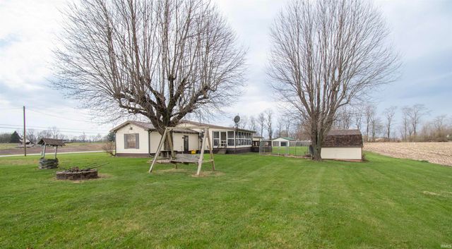 2252 W Drake Road, Kendallville, IN 46755