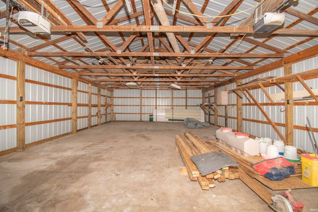 2252 W Drake Road, Kendallville, IN 46755