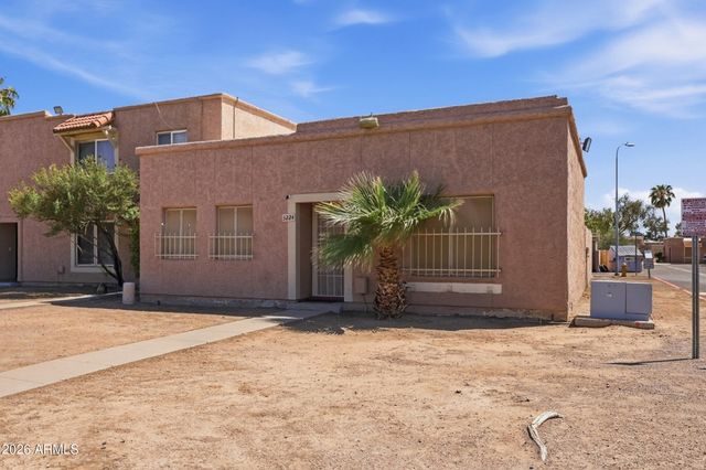 3224 W ECHO Lane, Phoenix, AZ 85051