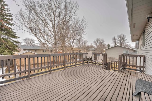 1611 12TH ST SW, Minot, ND 58701