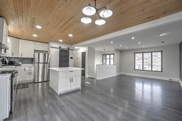 1611 12TH ST SW, Minot, ND 58701