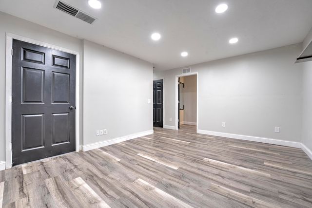 1611 12TH ST SW, Minot, ND 58701