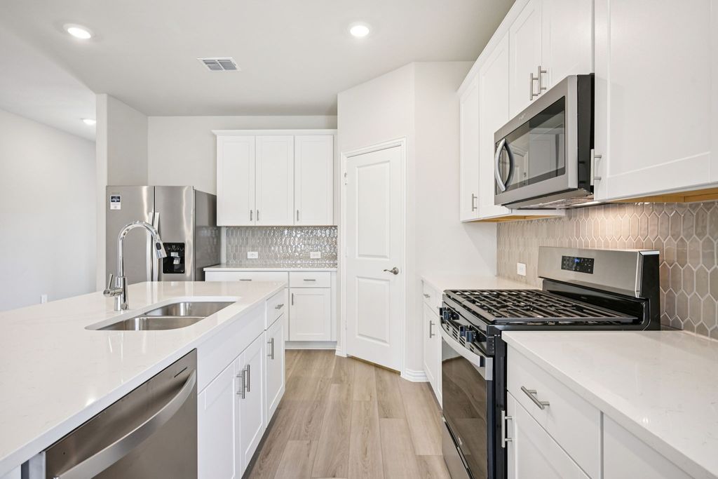 2800 Nicole Drive, Denton, TX 76208 — photo 5
