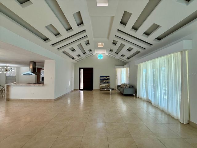 528 CAMINO DE GUILARTE STREET, Dorado, PR 00646