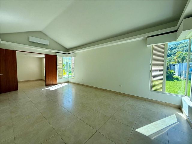 528 CAMINO DE GUILARTE STREET, Dorado, PR 00646