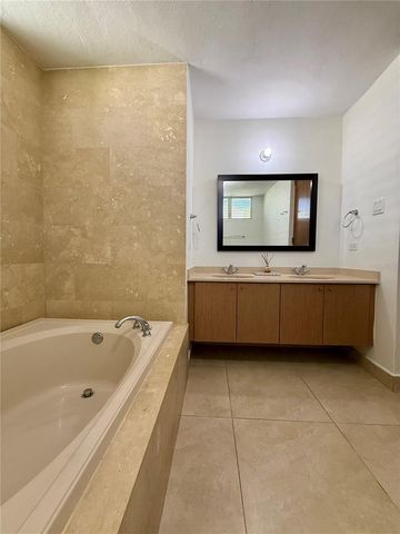 528 CAMINO DE GUILARTE STREET, Dorado, PR 00646