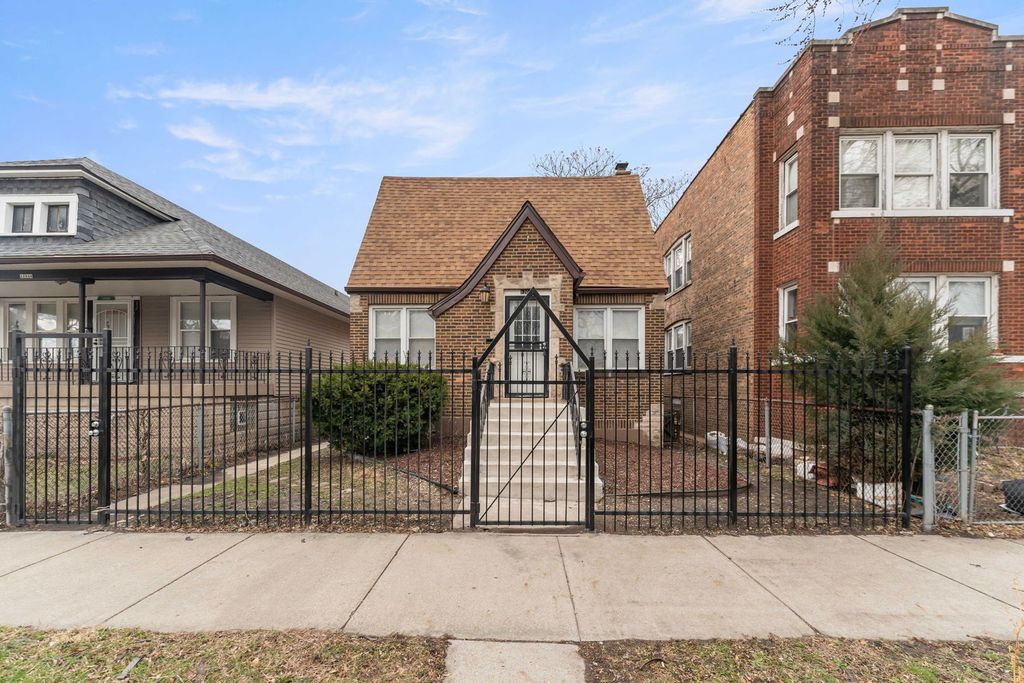 12044 S Perry Avenue, Chicago, IL 60628