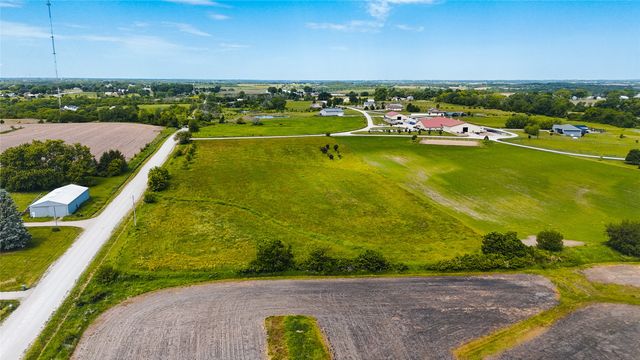 000 Happy Trail, Prole, IA 50229