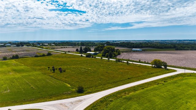 000 Happy Trail, Prole, IA 50229