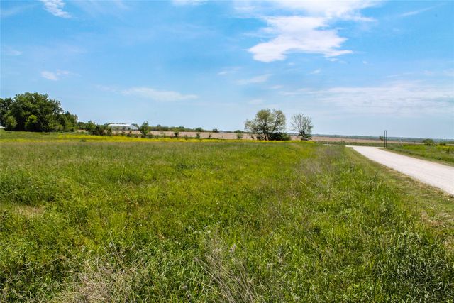 000 Happy Trail, Prole, IA 50229