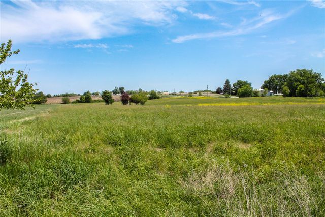 000 Happy Trail, Prole, IA 50229
